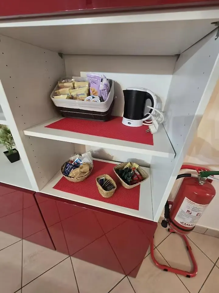 App 10 - Splendido Appartamento Giardino, Parcheggio モンツァ 0*,  イタリア